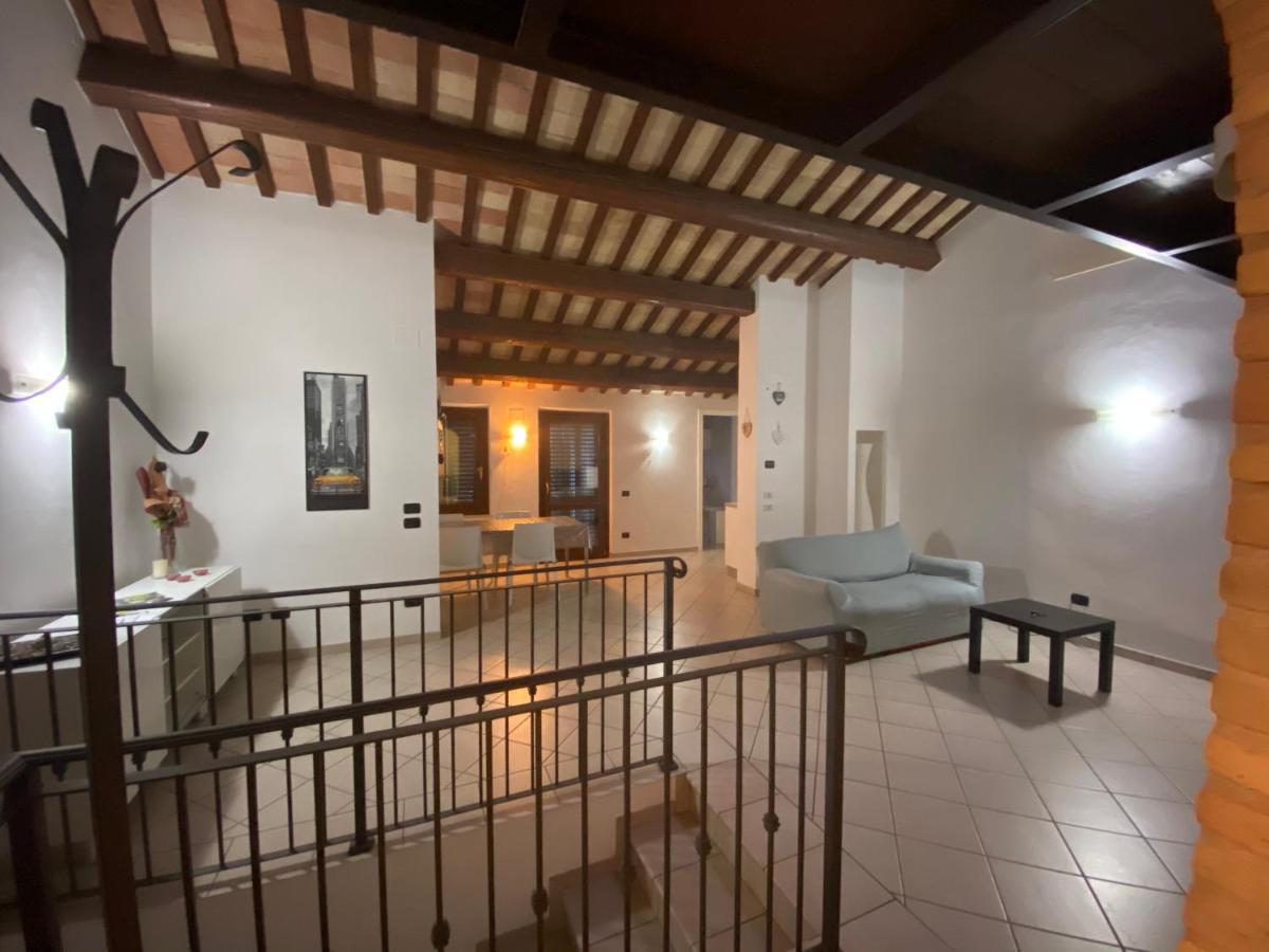Апартаменты Casa Di Adele Кьяравалле Экстерьер фото